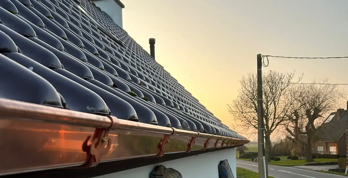 Koperen dakgoot en zinkwerken renovatie in Houthulst, West-Vlaanderen
